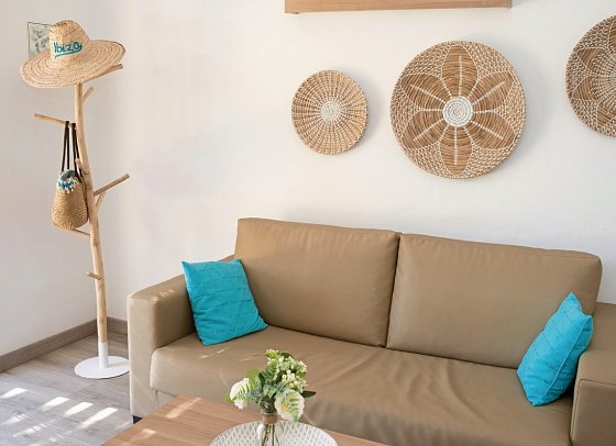 Cala Llenya Resort Ibiza - Wohnbeispiel Suite Garteblick (Zimmercodierung WBG)