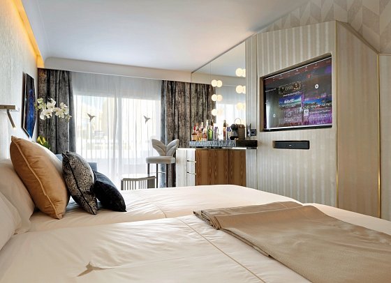 Ushuaïa Ibiza Beach - Wohnbeispiel Doppelzimmer Superior Swim-Up (Club) (Zimmercodierung DSQ)