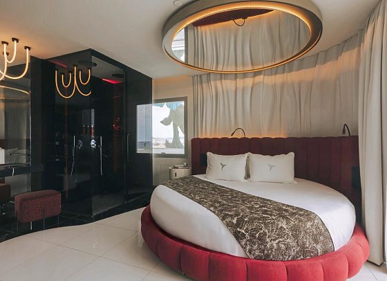 The Unexpected Ibiza Hotel - Wohnbeispiel Doppelzimmer Fashion Victim Meerblick (Zimmercodierung DBM)