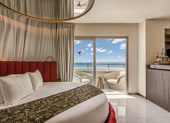 The Unexpected Ibiza Hotel - Wohnbeispiel Doppelzimmer Fashion Victim Meerblick (Zimmercodierung DBM)