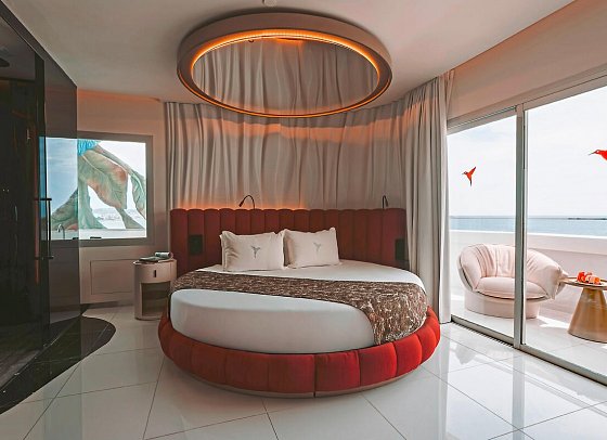 The Unexpected Ibiza Hotel - Wohnbeispiel Doppelzimmer Fashion Victim Meerblick (Zimmercodierung DBM)