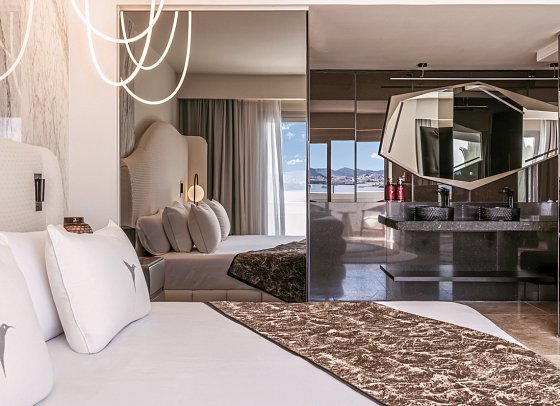 The Unexpected Ibiza Hotel - Wohnbeispiel Anything Can Happen Suite seitl. Meerblick (Zimmercodierung W1N)