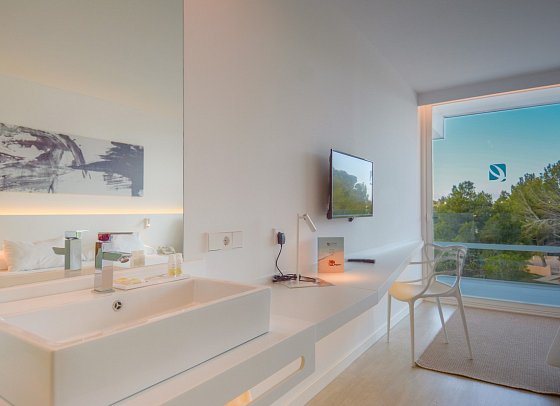 Els Pins Resort & Spa - Wohnbeispiel Doppelzimmer Deluxe Gartenblick (Zimmercodierung DDG)