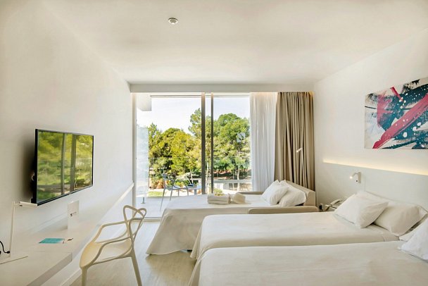 Els Pins Resort & Spa - Wohnbeispiel Doppelzimmer Deluxe Gartenblick (Zimmercodierung DDG)