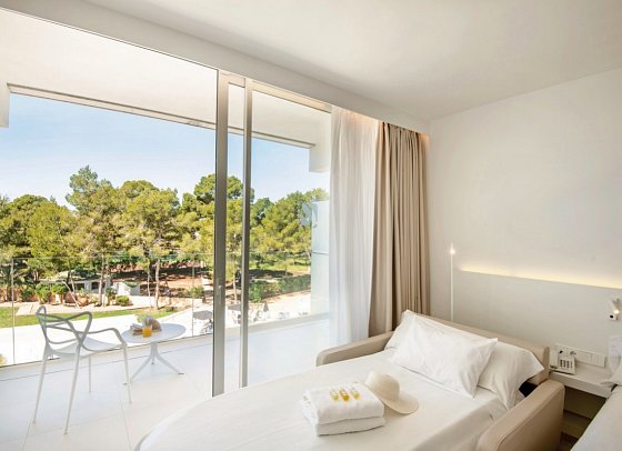 Els Pins Resort & Spa - Wohnbeispiel Doppelzimmer Deluxe Gartenblick (Zimmercodierung DDG)