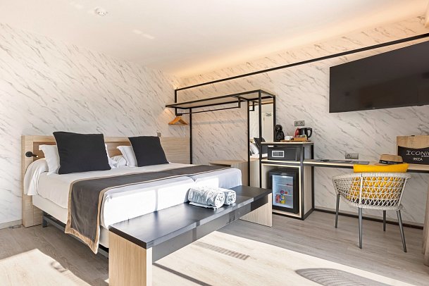 Invisa Es Pla - Wohnbeispiel Doppelzimmer Iconic (Zimmercodierung DBP)