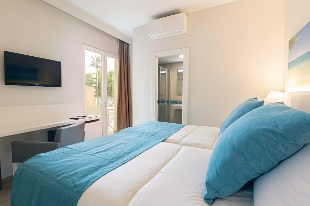 Invisa Es Pla - Wohnbeispiel Doppelzimmer Premium Superior (Zimmercodierung DM1)