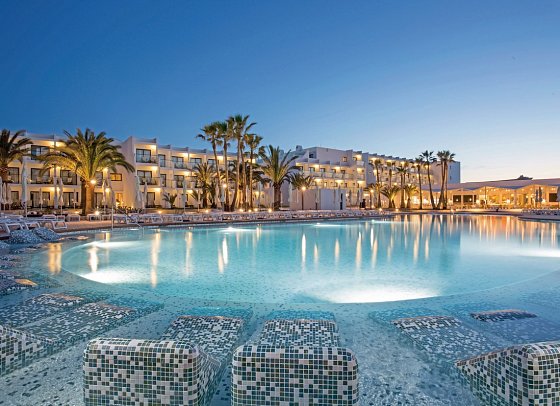 Grand Palladium White Island Resort & Spa