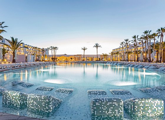 Grand Palladium White Island Resort & Spa