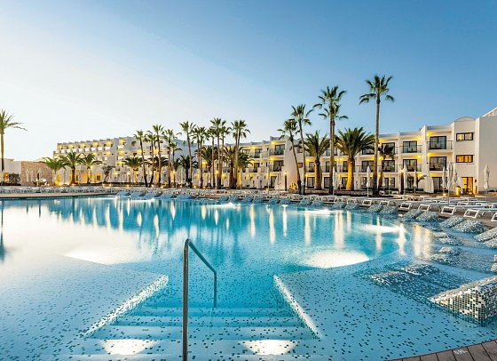 Grand Palladium White Island Resort & Spa