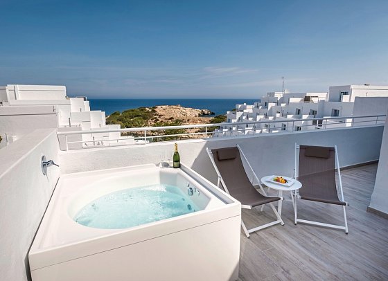 Barceló Portinatx - Beispiel Terrrasse (Zimmercodierung JDM)