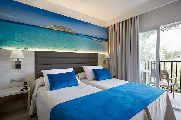 Invisa Cala Blanca - Wohnbeispiel Doppelzimmer Superior Meerblick (Zimmercodierung DSM)