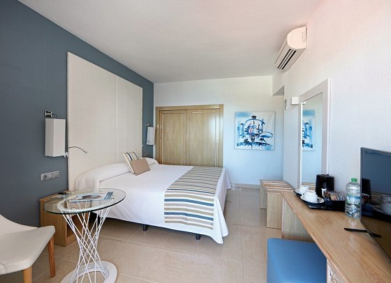 Sandos El Greco - Wohnbeispiel Doppelzimmer Royal Elite Meerblick (Zimmercodierung DRM)