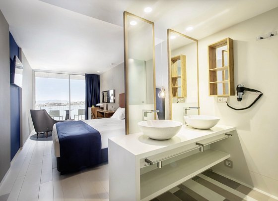 Ocean Drive Talamanca - Wohnbeispiel Doppelzimmer Deluxe Meerblick (Zimmercodierung DDM)