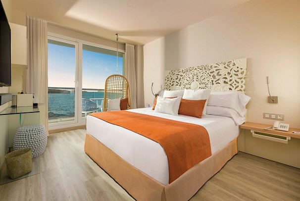 Amàre Ibiza - Wohnbeispiel Doppelzimmer Make it happen seitl. Meerblick (Zimmercodierung DBN)