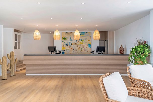 FERGUS Style Punta Arabí