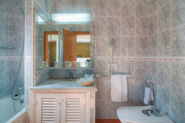 Club Sunway Punta Prima - Beispiel Bad (Zimmercodierung DBG)