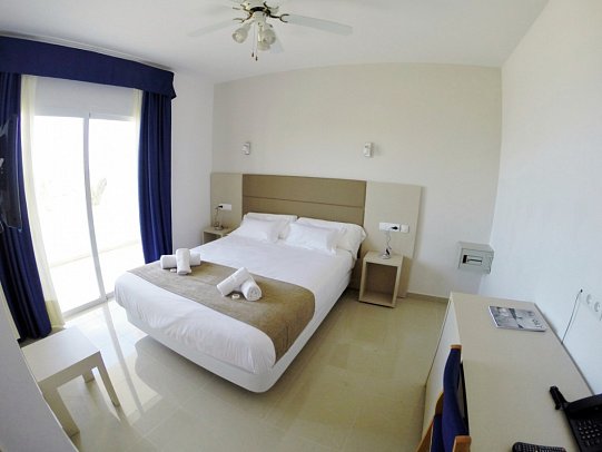 Roca Bella - Doppelzimmer Superior Meerblick (Zimmercodierung DSM)