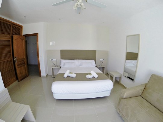 Roca Bella - Wohnbeispiel Doppelzimmer Superior Meerblick (Zimmercodierung DSM)