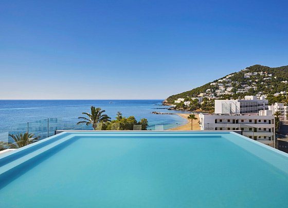 W Ibiza - GLOW Infinity Pool