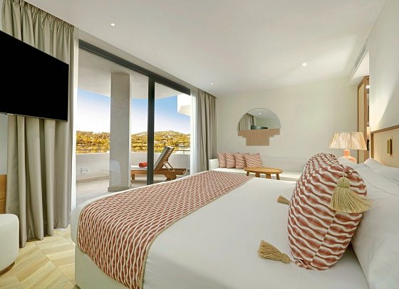 TRS Ibiza Hotel - Wohnbeispiel Juniorsuite (Zimmercodierungen JB1 & JB2)
