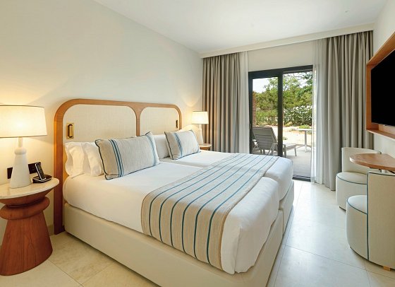 TRS Ibiza Hotel - Doppelzimmer Signature Level Deluxe (Zimmercodierung DT2)