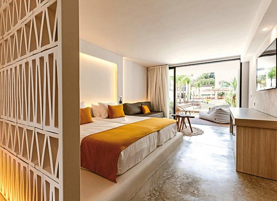 Nativo Ibiza - Wohnbeispiel Juniorsuite Swim-Up (Zimmercodierung JBQ)