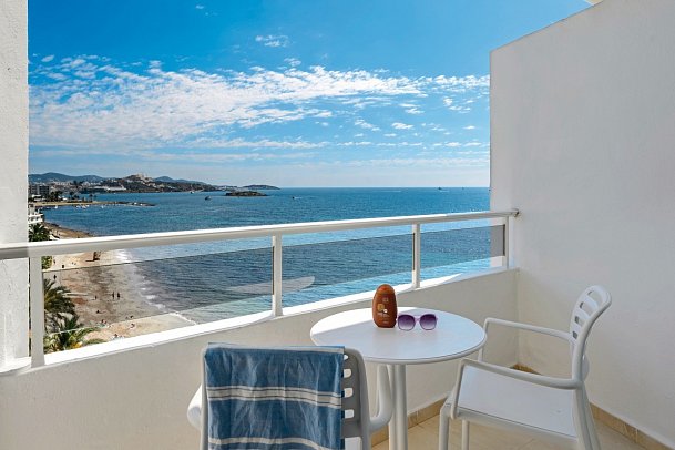 Vibra Algarb - Beispiel Balkon Doppelzimmer seitl. Meerblick (Zimmercodierung DBN)