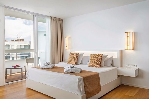 Vibra Algarb - Wohnbeispiel Dreibettzimmer seitl. Meerblick (Zimmercodierung TBN)