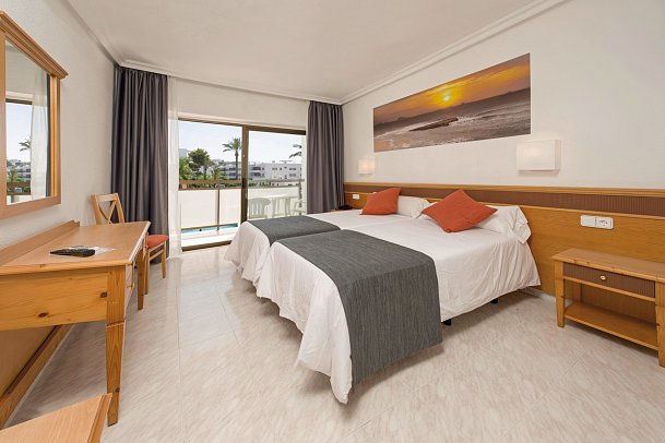 Vibra Mare Nostrum - Wohnbeispiel Doppelzimmer Poolblick (Zimmercodierung DBP)