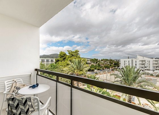 Vibra Mare Nostrum - Beispiel Balkon Doppelzimmer (mit Queensize-Bett) (Zimmercodierung DB2)