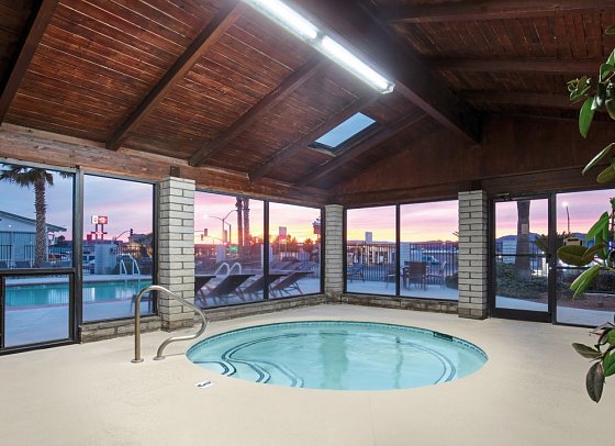 Best Western Plus King's Inn & Suites