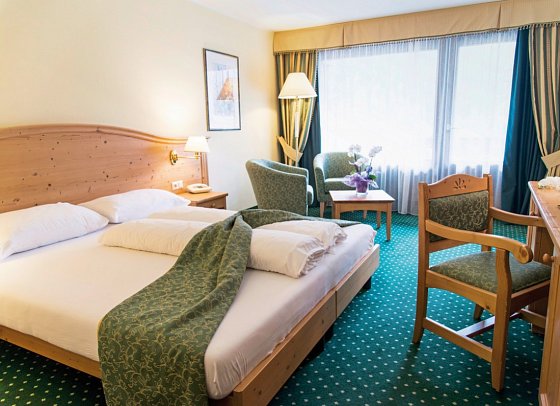 Alpenhof - Wohnbeispiel Familienzimmer Balkon (Zimmercodierung FB1)
