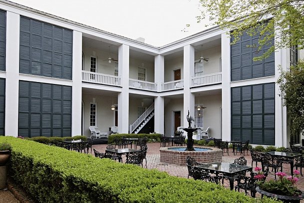 Monmouth Historic Inn - Monmouth Historic Inn