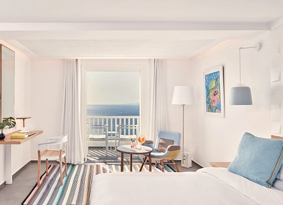 Myconian Korali - Wohnbeispiel Doppelzimmer Deluxe Rinia seitl. Meerblick (Zimmercodierung DDN)