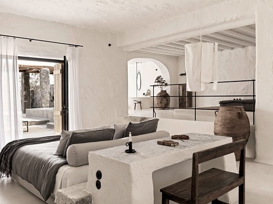 Nomad Mykonos - Wohnbeispiel Suite Nomad mit Privatpool u. Innenhof (Zimmercodierung WBR)