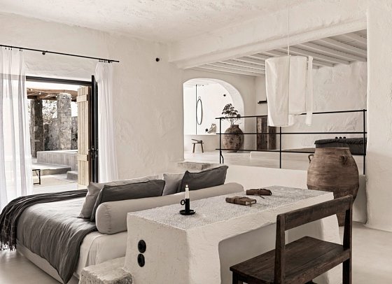 Nomad Mykonos - Wohnbeispiel Suite Nomad mit Privatpool u. Innenhof (Zimmercodierung WBR)