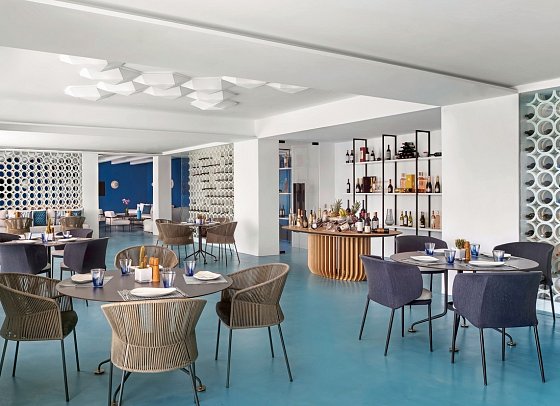 Mykonos Grand Hotel & Resort - Nama Restaurant