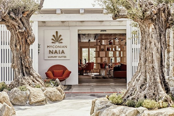 Myconian Naia, Luxury Suites