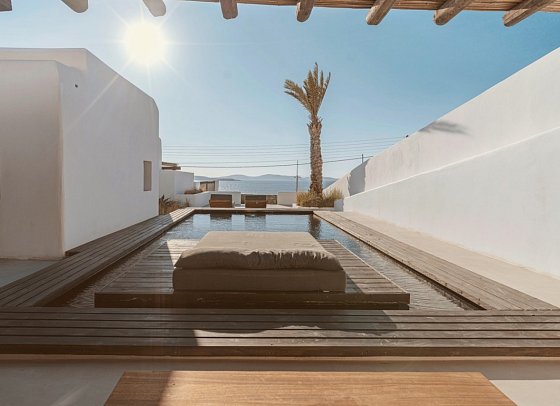 ananea Mykonos - Wohnbeispiel Juniorsuite Privatpool und Meerblick (Zimmercodierung J1R)