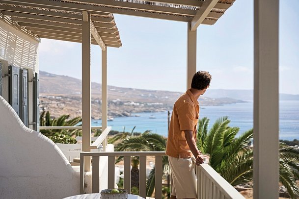 NUMO Mykonos Boutique Resort - Wohnbeispiel Juniorsuite Evergreen mit Meerblick (Zimmercodierung JBM)