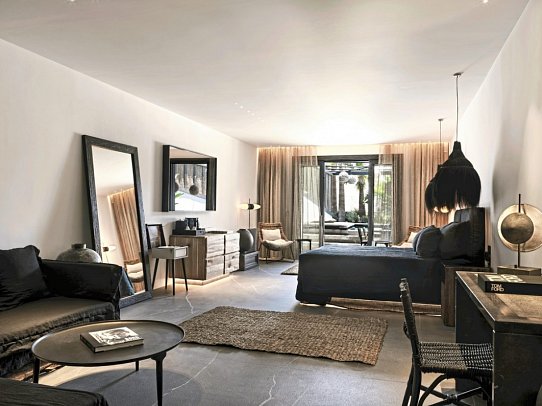 Myconian O - The Grand O! Residence