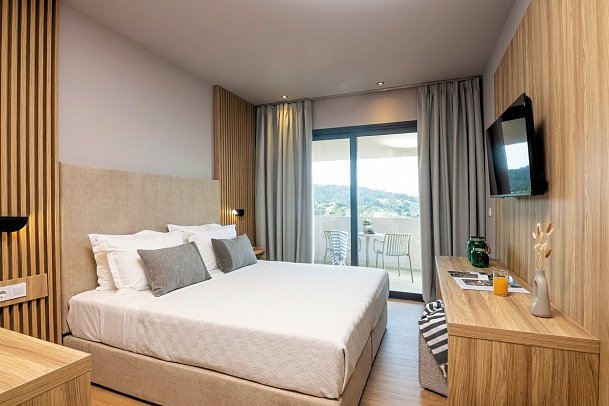 Petra Nera Hotel Skiathos, member of Philian Hotels & Resorts - Wohnbeispiel Doppelzimmer Superior Meerblick (Zimmercodierung DSM)