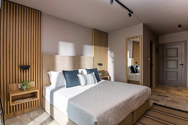 Petra Nera Hotel Skiathos, member of Philian Hotels & Resorts - Doppelzimmer Executive seitl. Meerblick Privatpool (Zimmercodierung D1R)