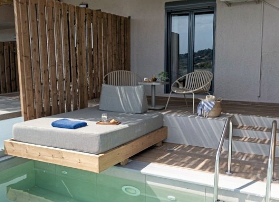 Petra Nera Hotel Skiathos, Philian Hotels & Resorts - Doppelzimmer Executive seitl. Meerblick Privatpool (Zimmercodierung D1R)