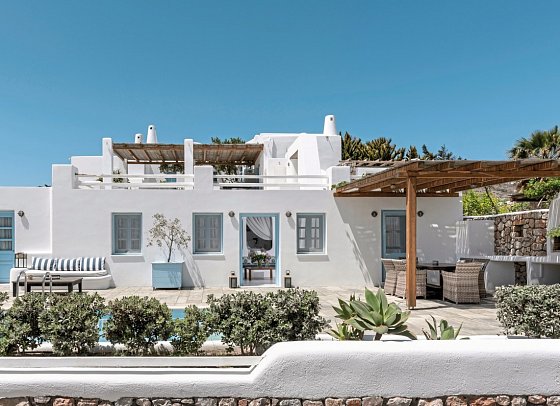 Anema Luxury Suites and Villas