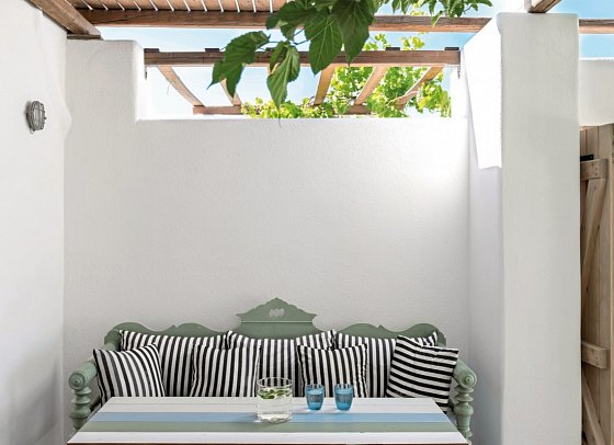 Anema Luxury Suites and Villas - Wohnbeispiel Vorias Suite mit Meerblick (Zimmercodierung W1M)