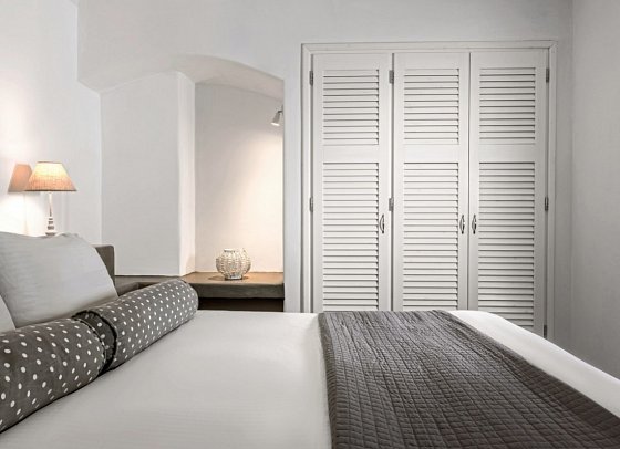 Anema Luxury Suites and Villas - Wohnbeispiel Sorokos Suite mit Außenjacuzzi (Zimmercodierung WBG)