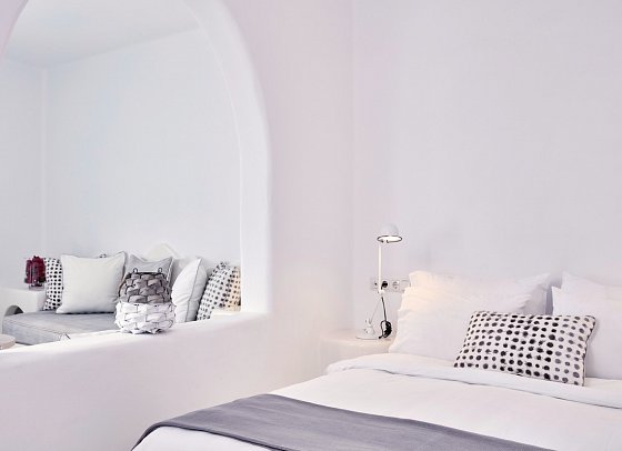 Cliff Side Suites - Wohnbeispiel Dreibettzimmer Deluxe Meerblick (Zimmercodierung TDM)
