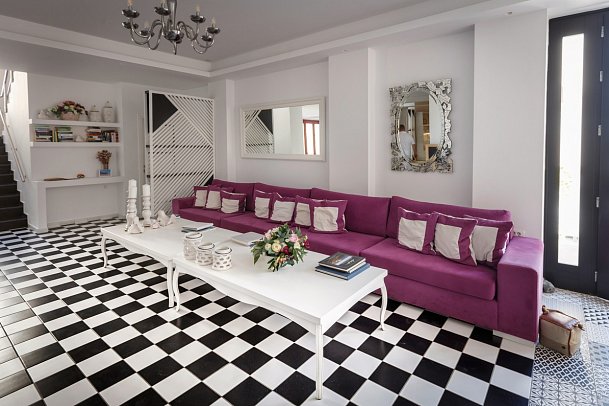 MAR n MAR Crown Hotel and Suites